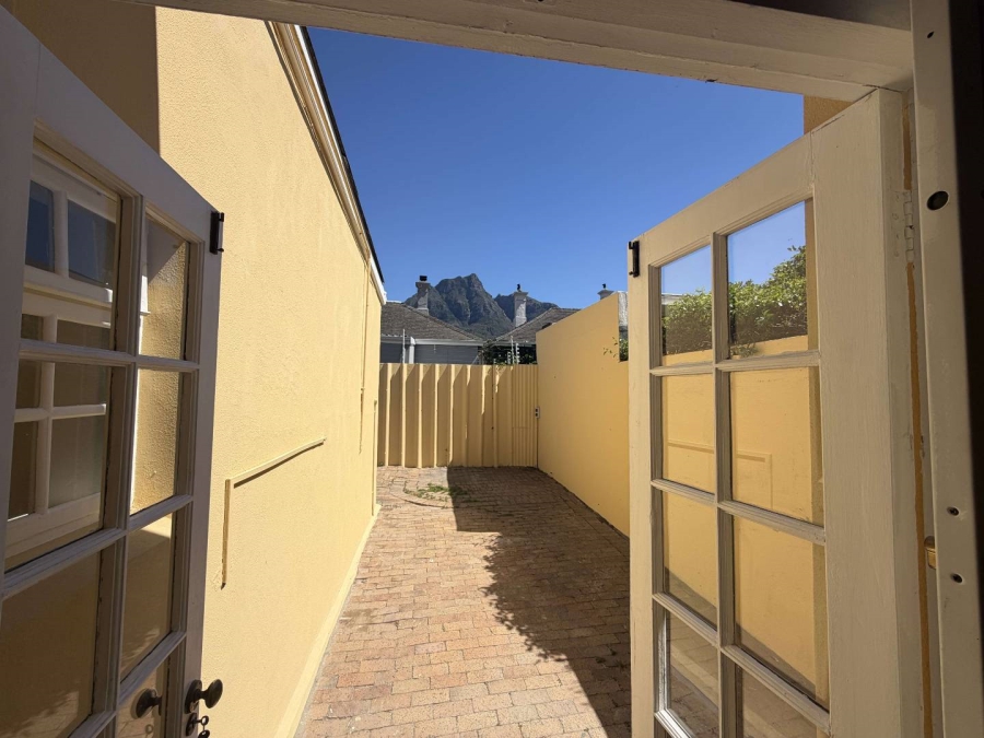 To Let 4 Bedroom Property for Rent in Rondebosch Village Western Cape